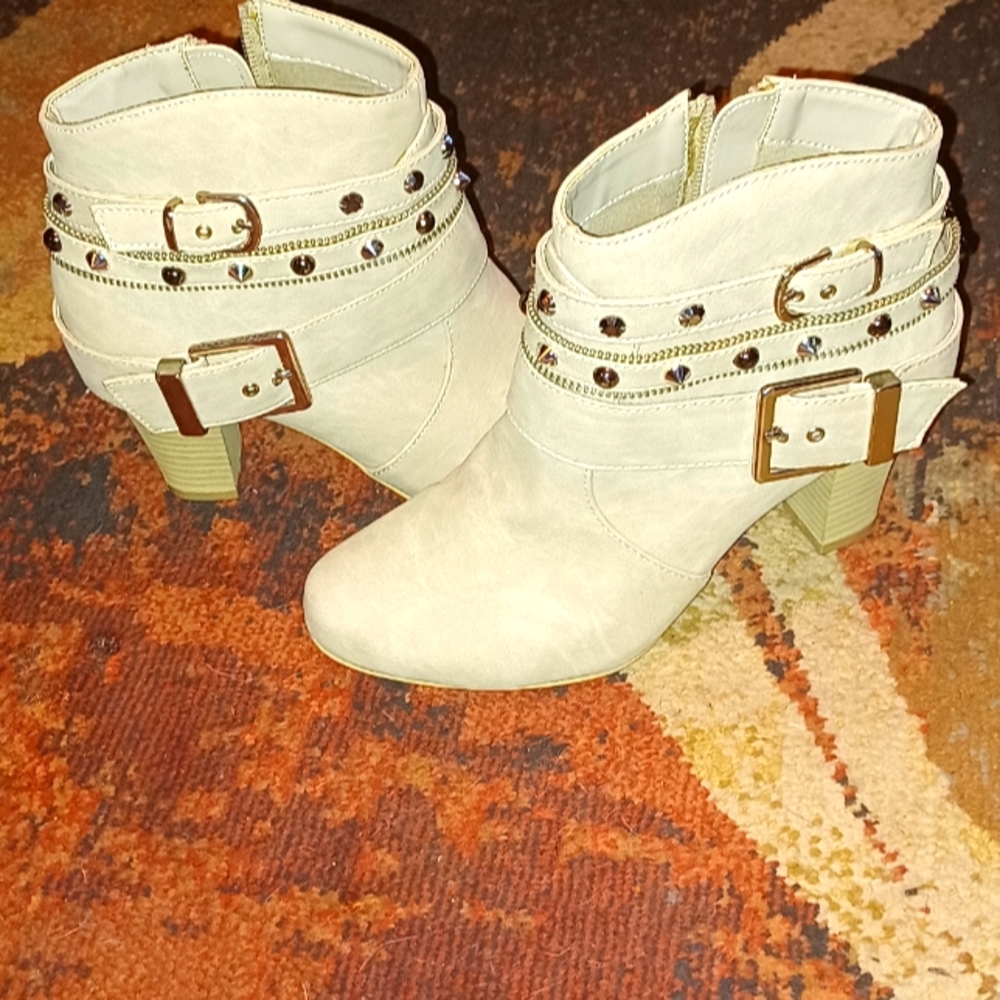 Jennifer Lopez Ankle Booties